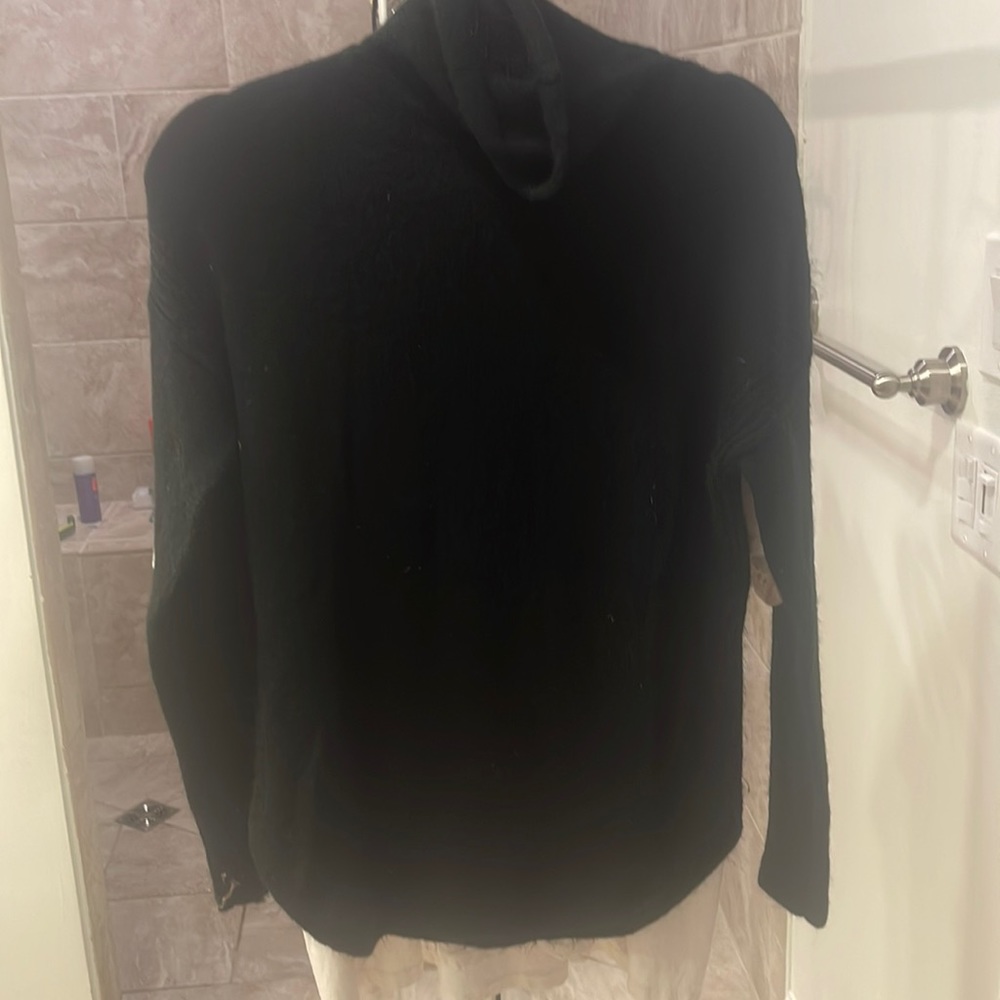 GAP sweater